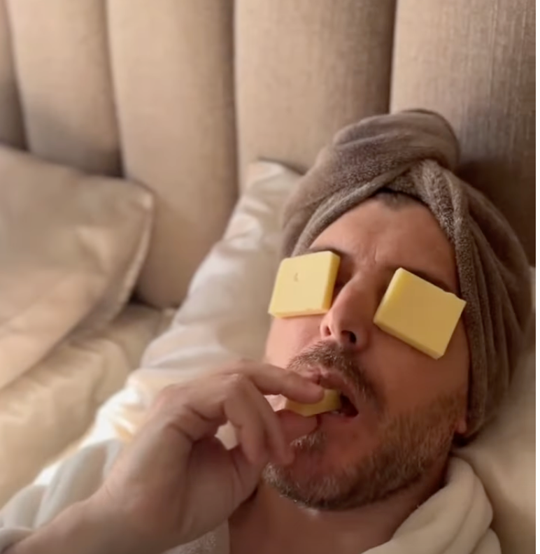 What's the deal with Keto Dieters and Cheese?!