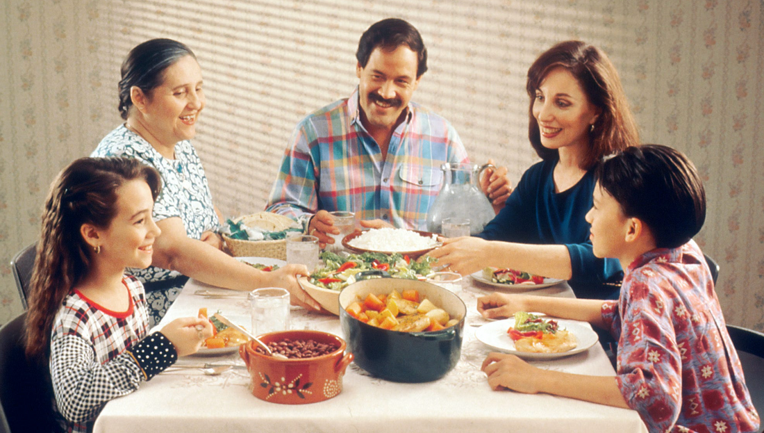 How to Talk to Family Members About Your Fasting Diet: A Guide to Open and Supportive Conversations